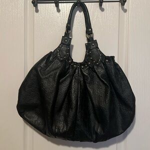 Authentic Gucci Bag. Oldie, but Goodie! 100% leather. 
Smoke free, pet free home